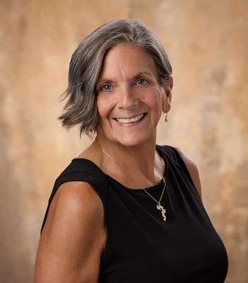 Portrait of Rachel Nordgaarden, Realtor®.